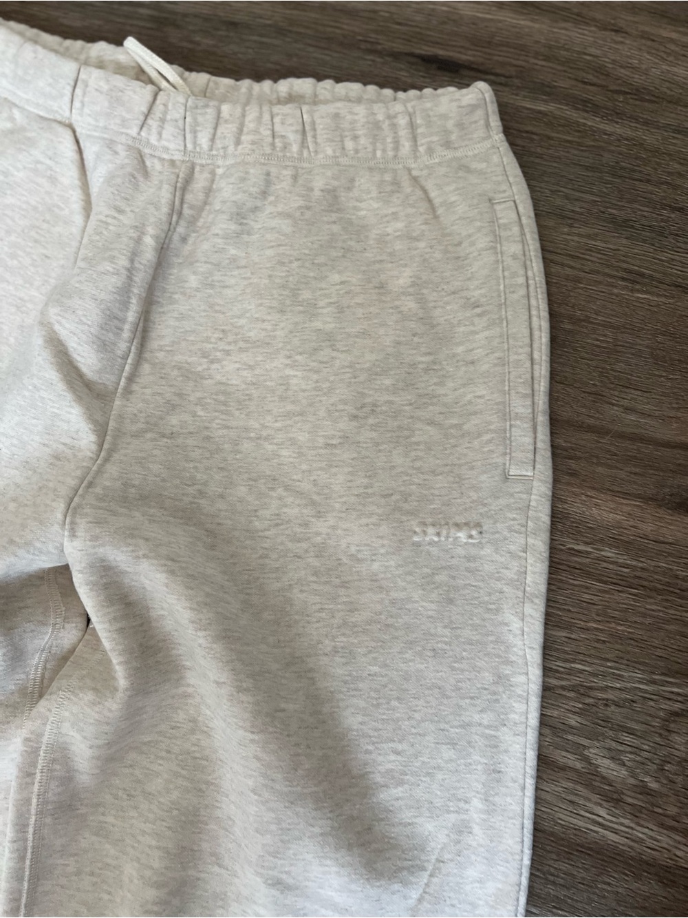 SKIMS Cotton Fleece Straight Leg Sweatpants - Picture 3 of 5